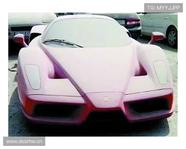 特雷·杨昨晚上豪车没带钥匙，这日常真是顶级富二代的节奏啊